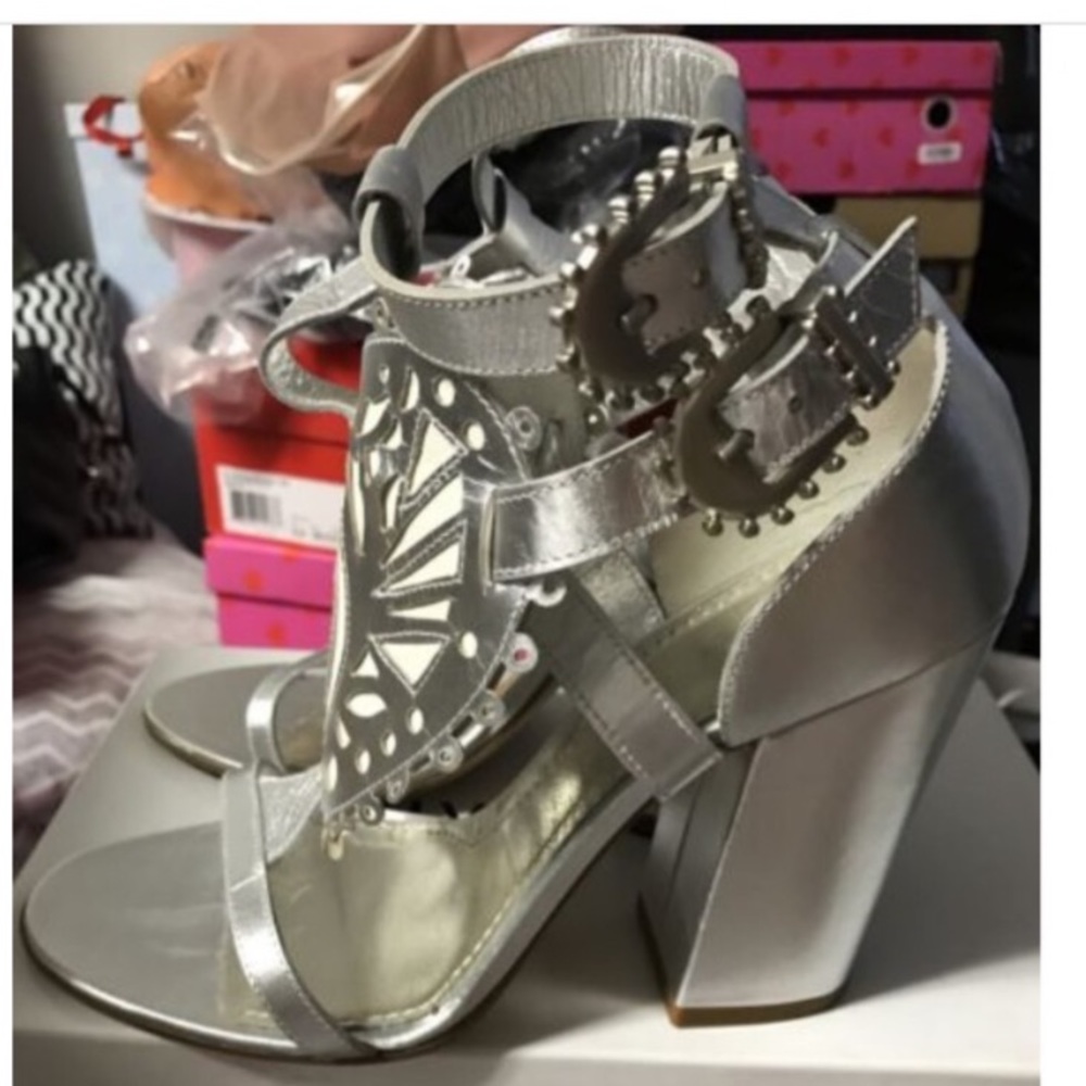 Givenchy Silver 💕 Sandals Shoes Retails $570 - Picture 2 of 6